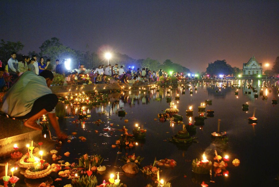 Тайский праздник Лой Кратонг