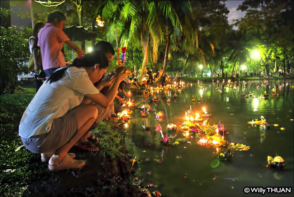 Тайланд праздник Лои Кратонг
