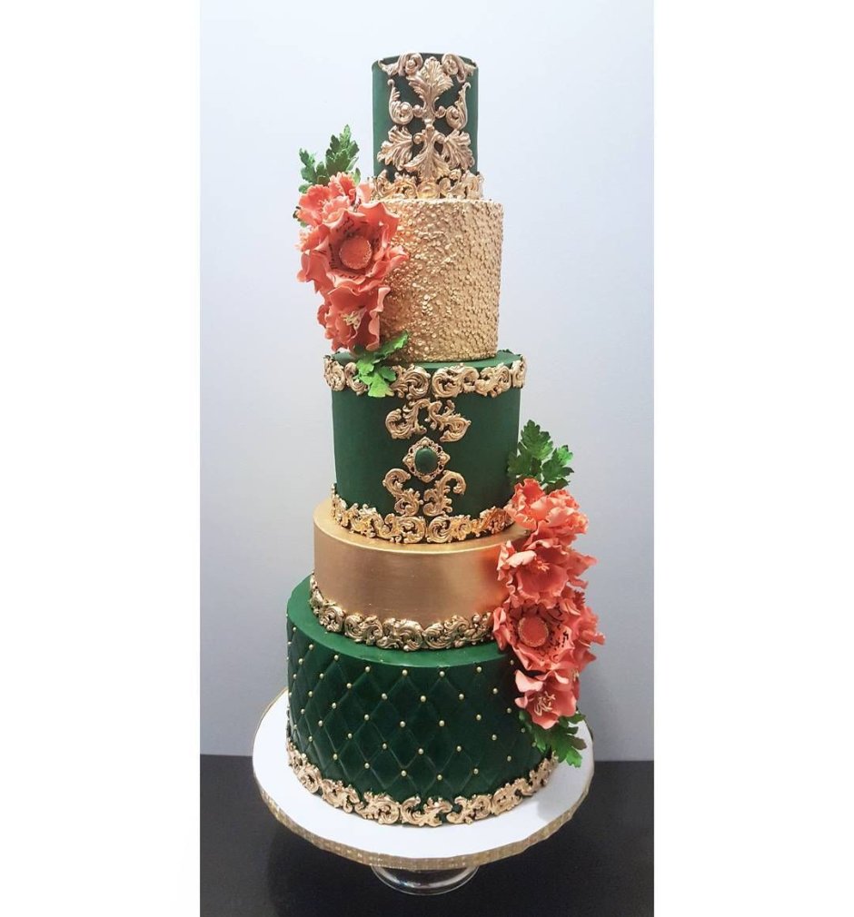 Свадебный торт изумрудно золотой