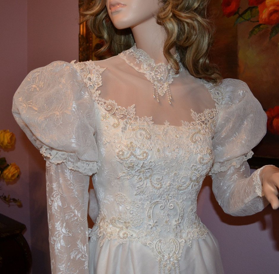 Платье свадебное классика с рукавами фонариками