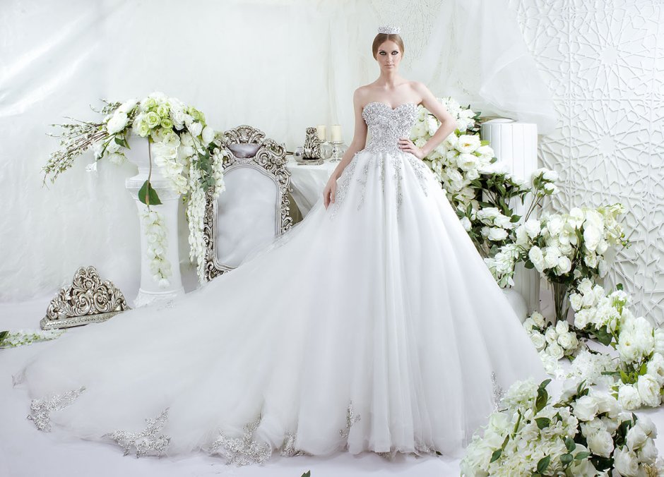 Роскошное элегантное белое платье