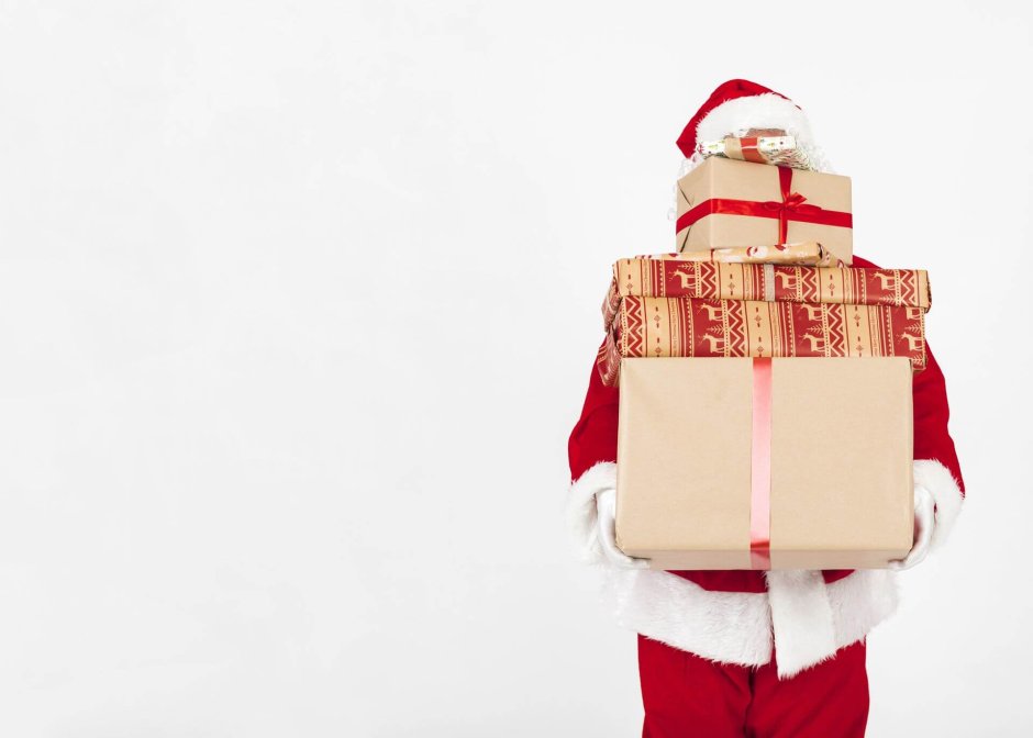 Санта Клаус дарит подарки