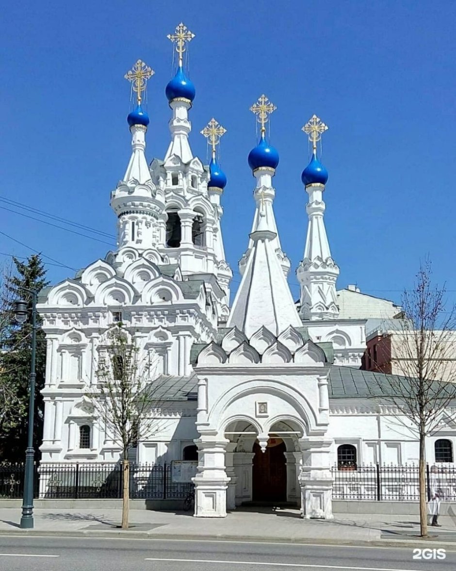 Церковь Рождества Богородицы в Путинках в Москве