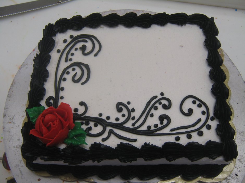 Торт с мелкими цветочками прямоугольной формы