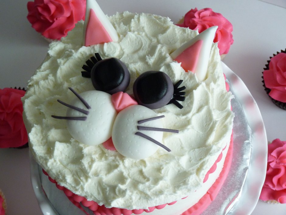 Украшение торта кошка