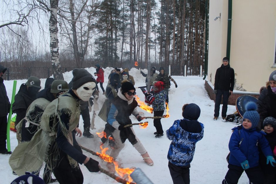 Семейный фестиваль на природе нарисованные