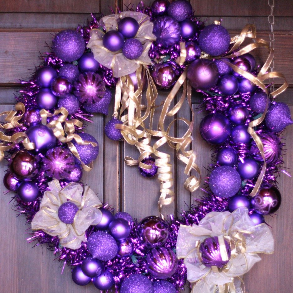 Фиолетовый новогодний декор
