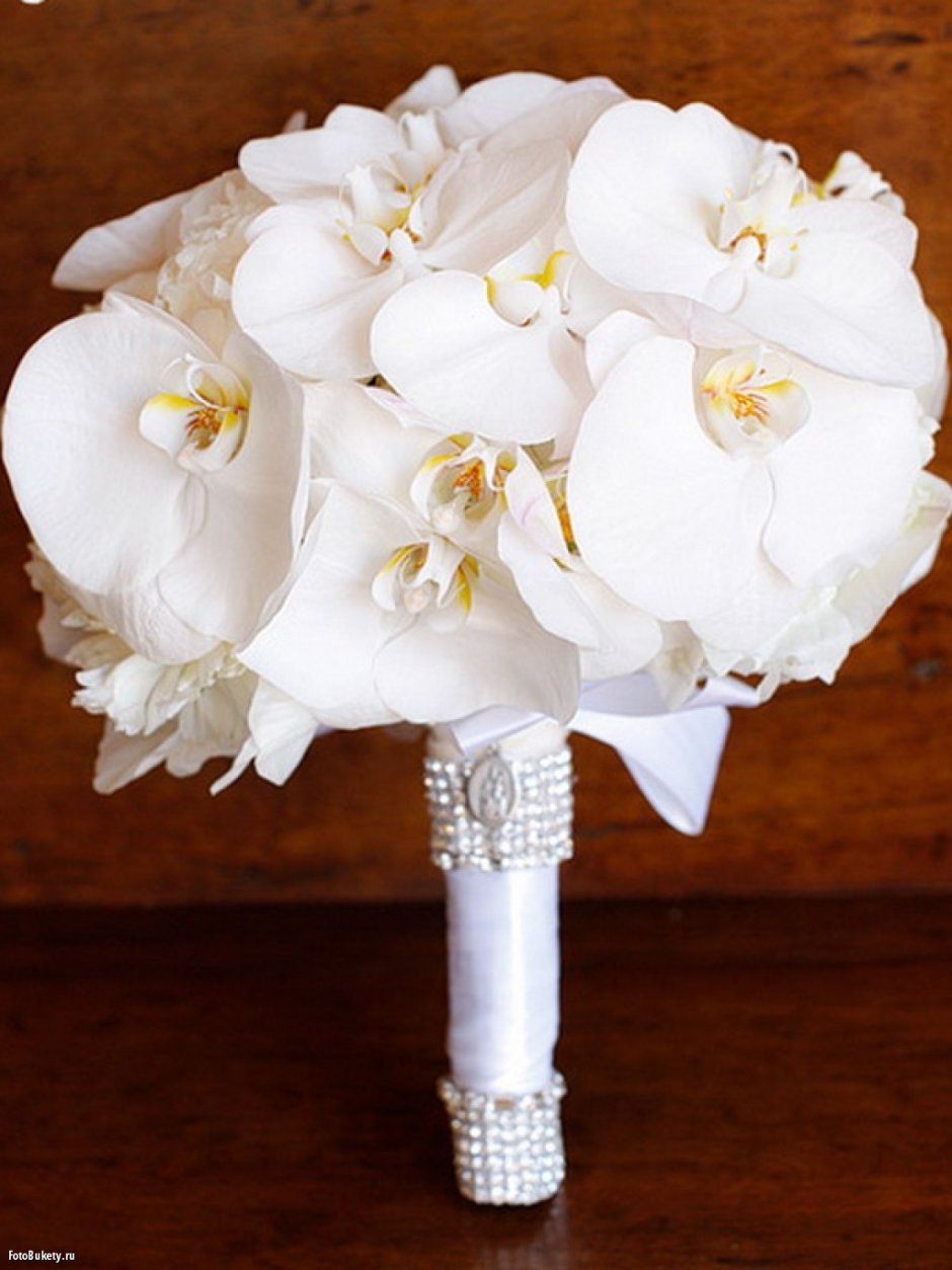 Монобукет невесты из орхидей
