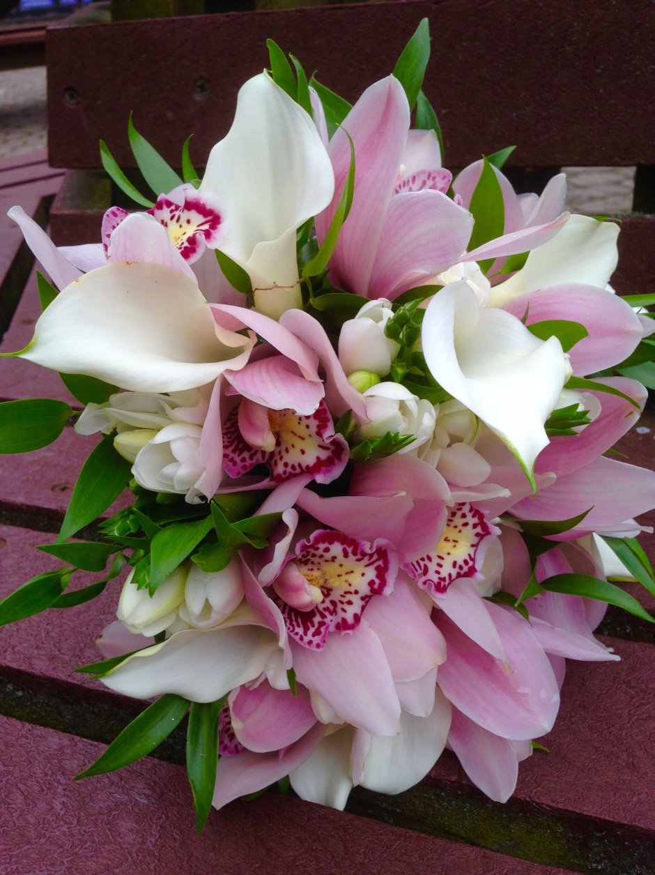 Свадебный букет с орхидеями