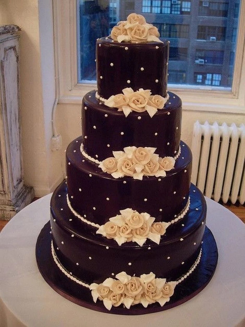 Коричневый свадебный торт