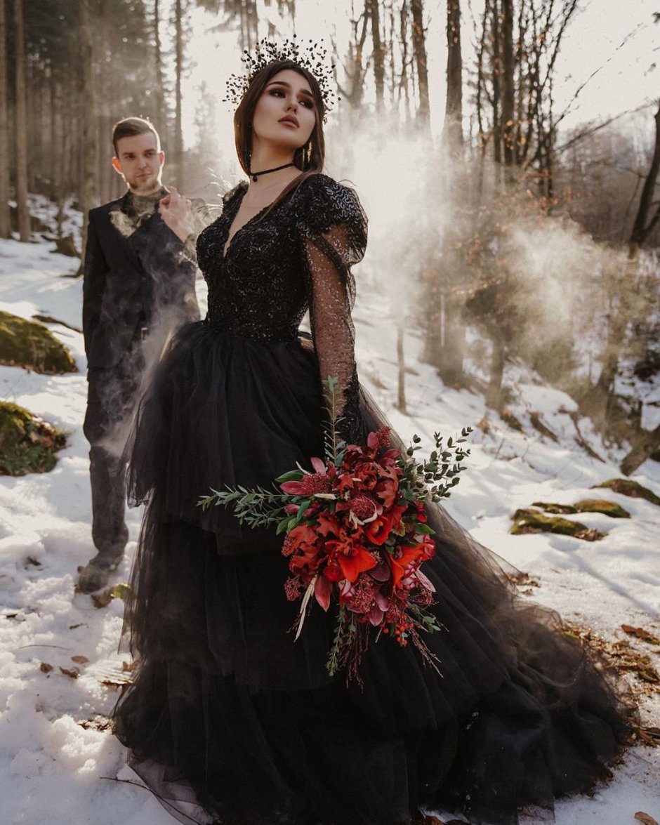 Свадебное платье в готическом фентози стиле