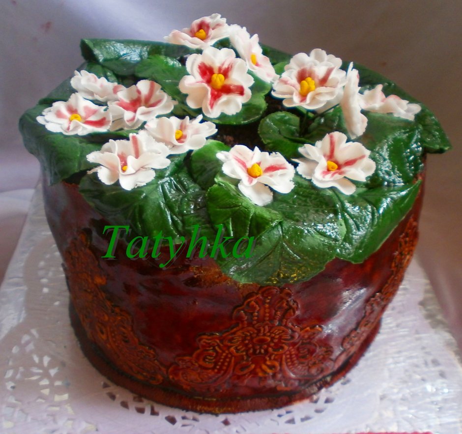 Торт горшок с цветами со сливками