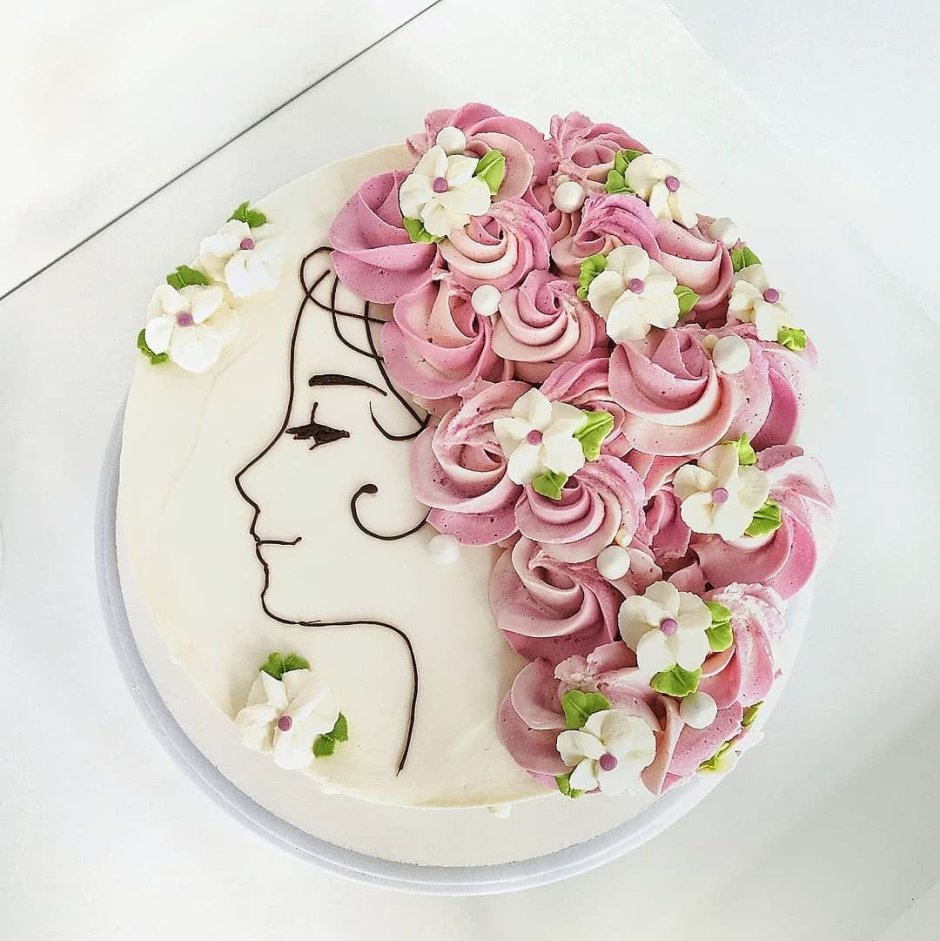 Нежный стильный торт с цветами