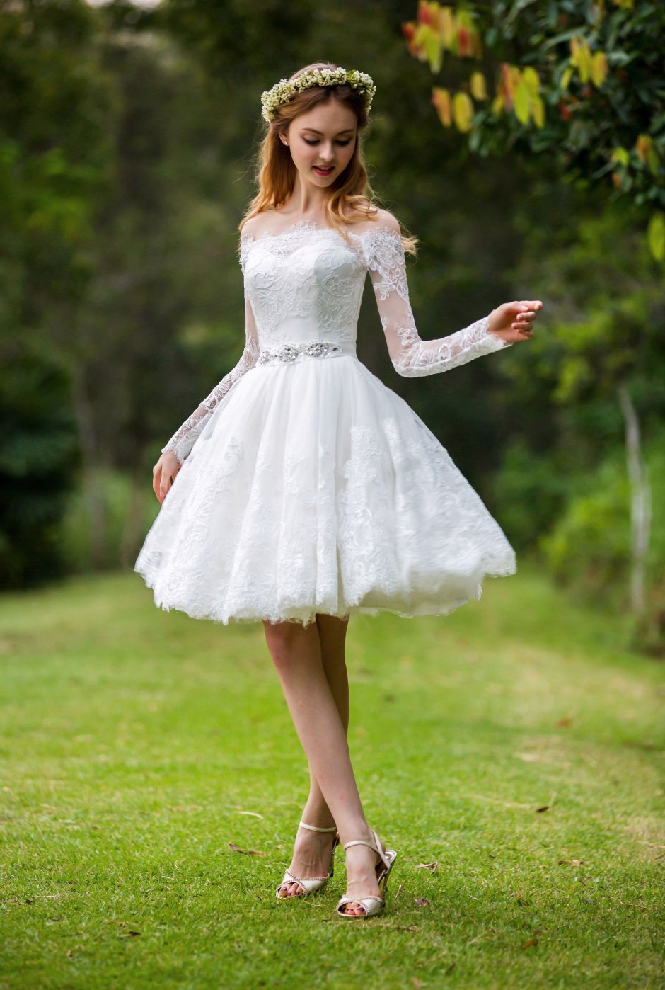 Короткое свадебное платье миди