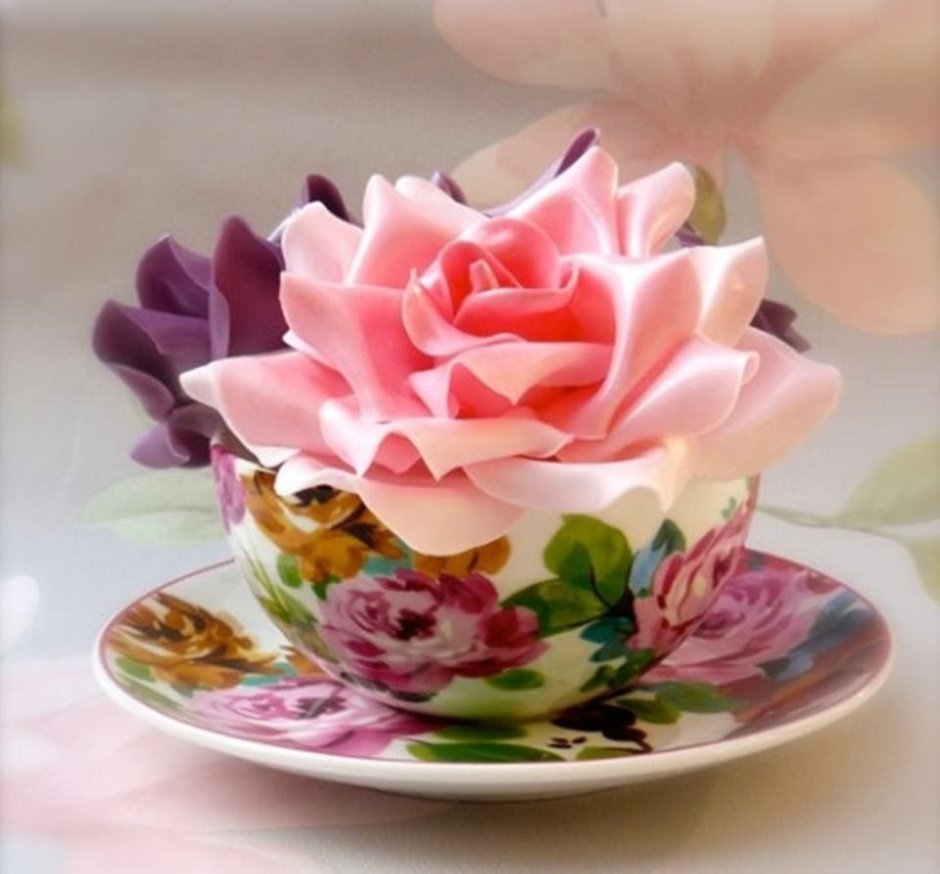 Чашка с блюдцем цветок