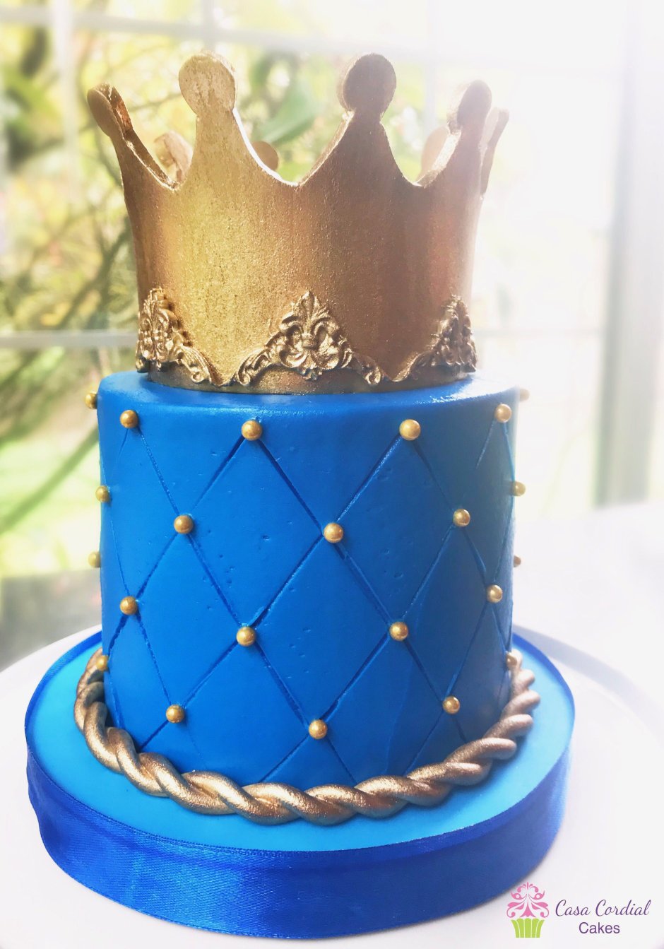 Торт с короной синий