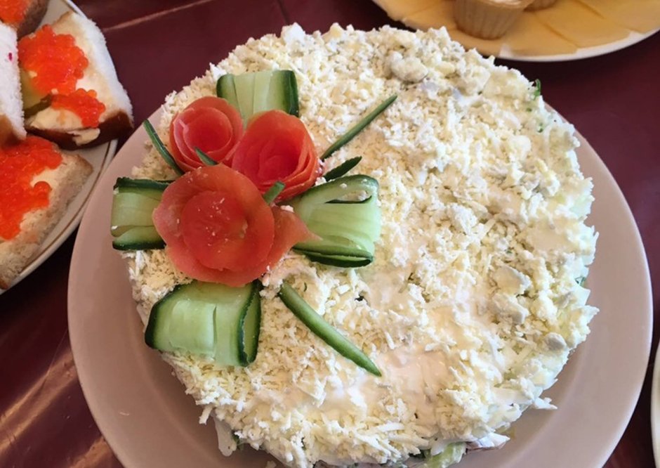 Праздничный салат «Граф»: серьезный конкурент «селедке под шубой»