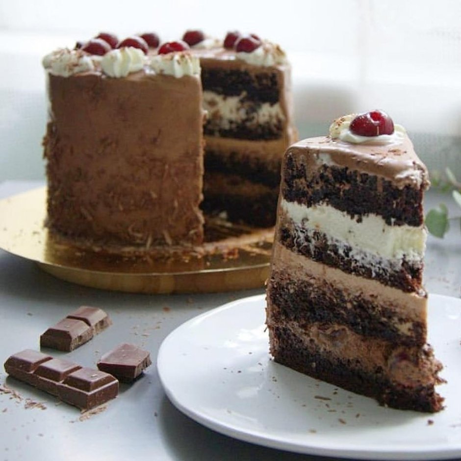 Торт три шоколада декор