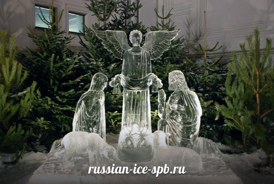Ледяная скульптура на Рождество