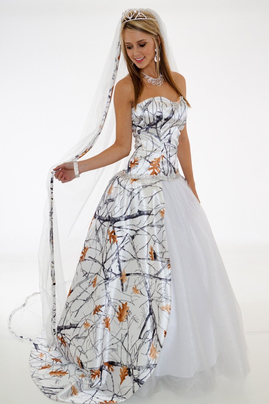 Свадебное платье цвета хаки