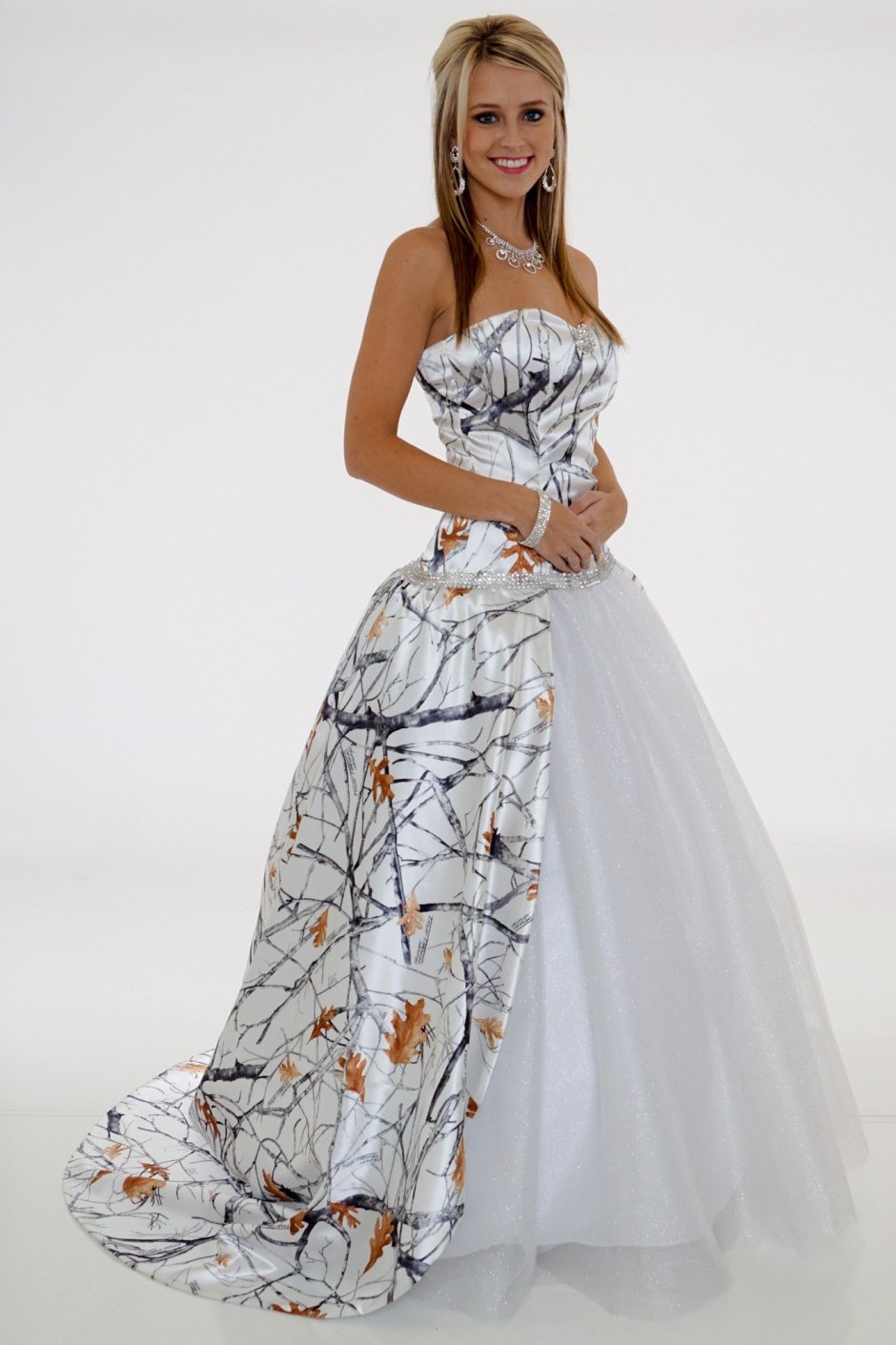 Камуфляжное свадебное платье PNG