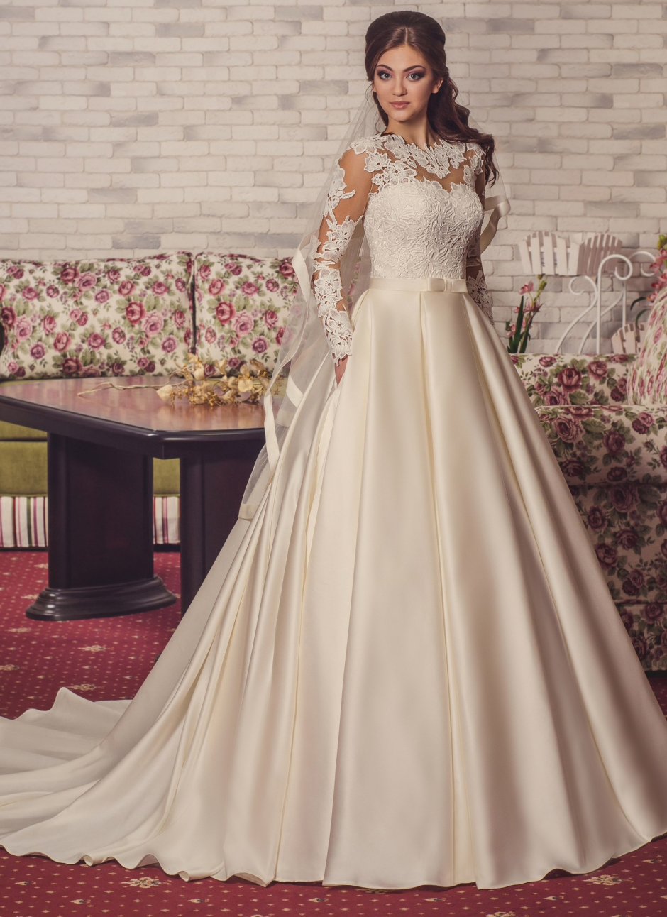 Королевское свадебное платье с рукавами