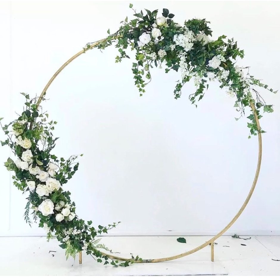 Круглая арка с цветами
