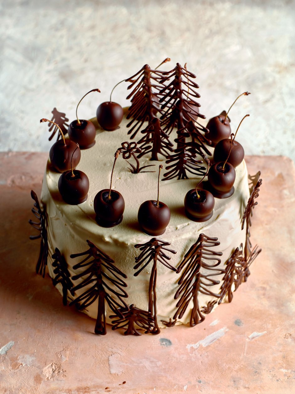 Украшение торта черный лес шоколадом