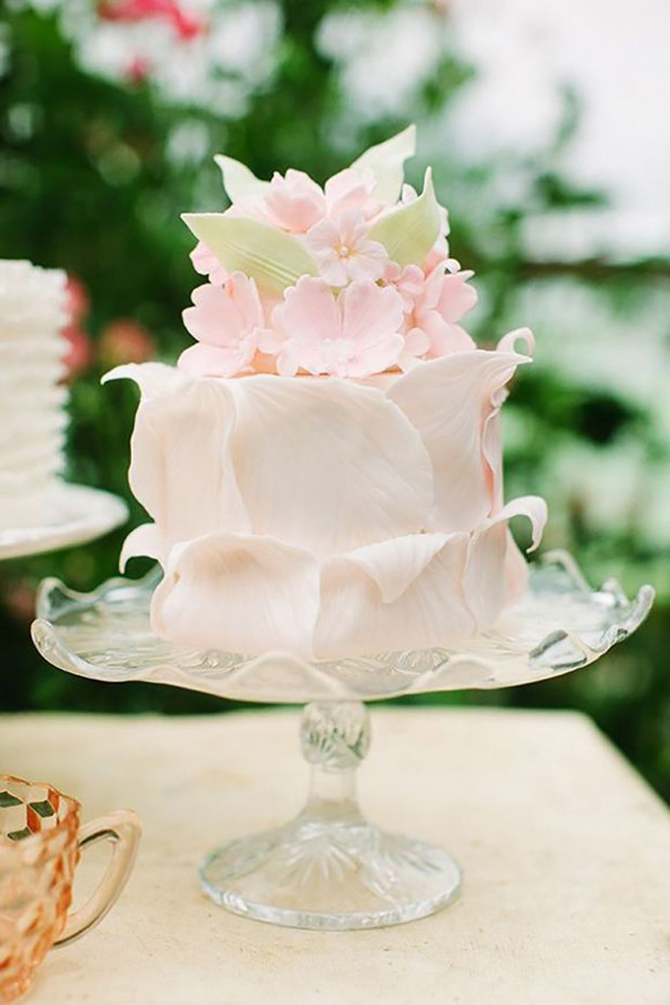 Свадебный торт одноярусный оригинальный