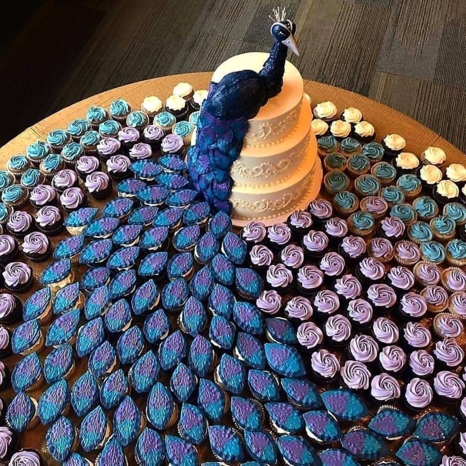 Свадебный торт с павлином