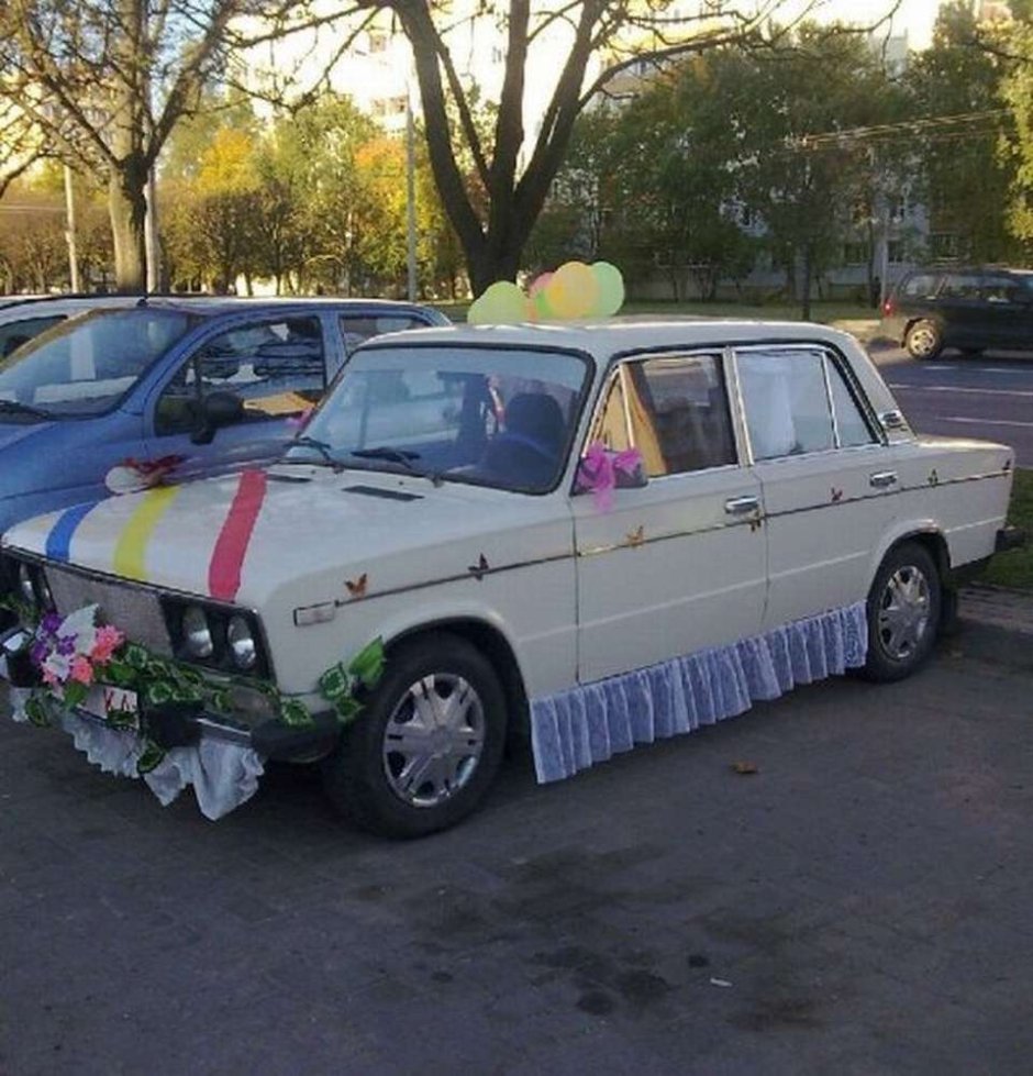 Прикольная машина на свадьбу