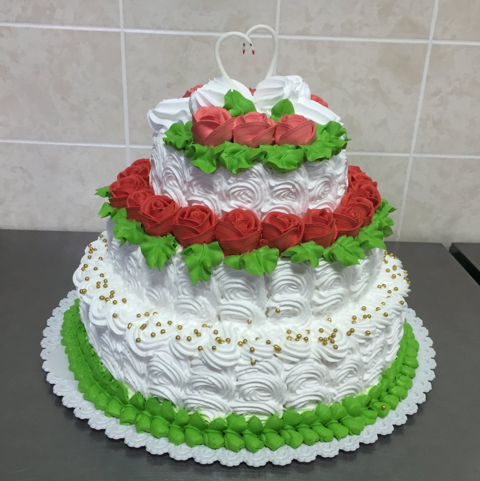 Двухэтажный торт с цветами из крема