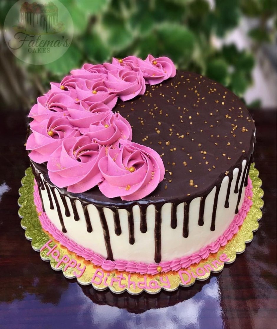 Несложное украшение торта для женщины