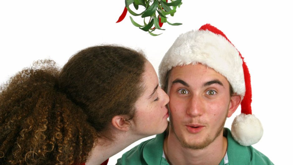 Поцелуи под омелой в Рождество