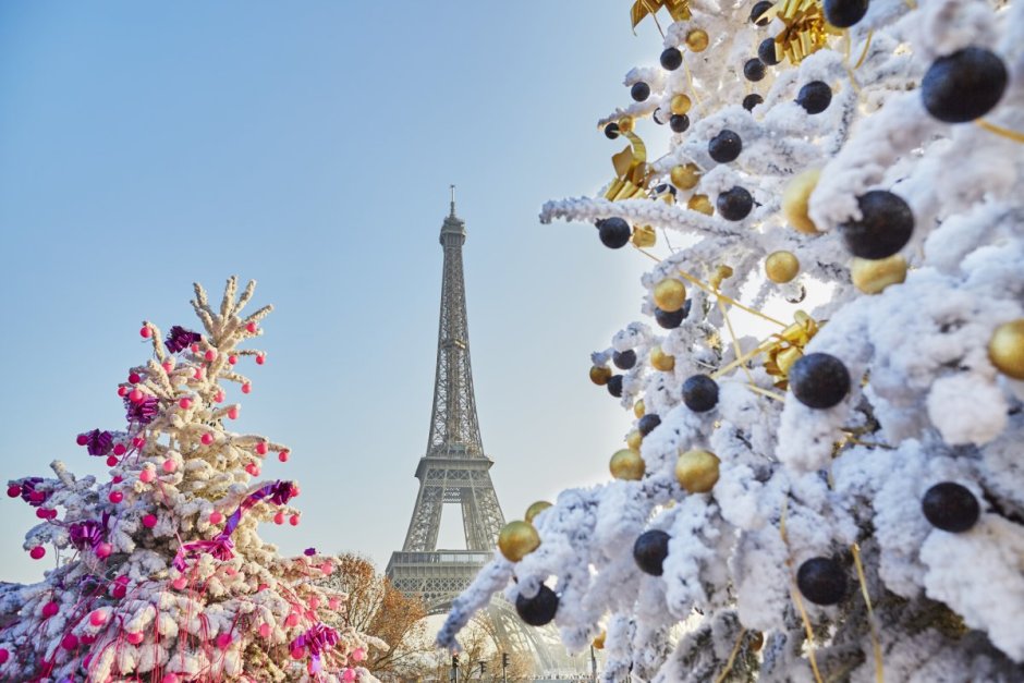 Новогодняя елка в Париже 2021