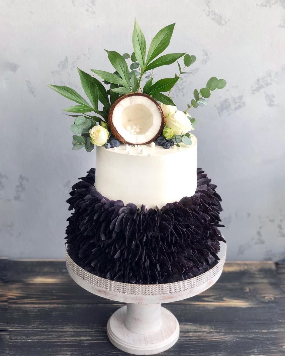 Торт с кокосовой стружкой сверху