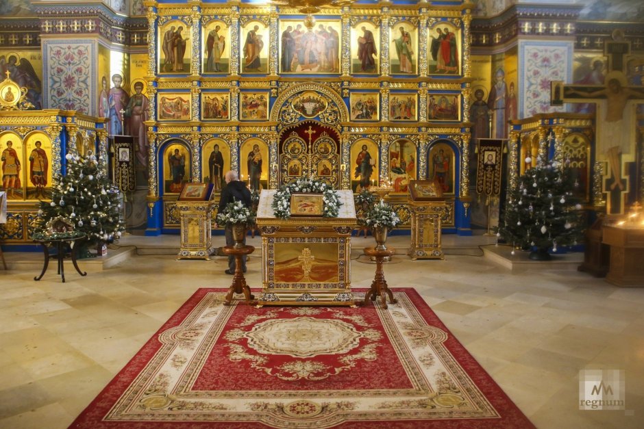 Церковь Рождества Пресвятой Богородицы в Путинках ночью