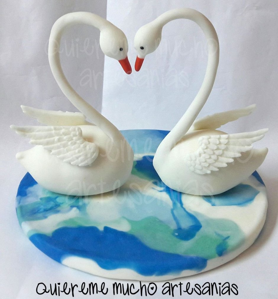 Фигурки лебеди на свадебный торт