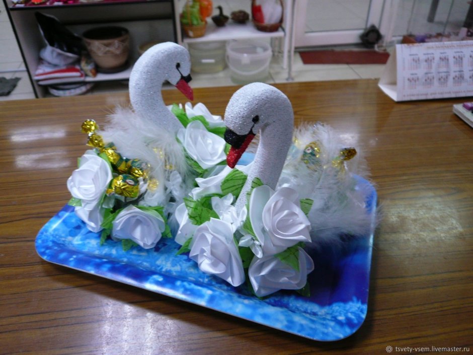 Надувные лебеди на свадьбу