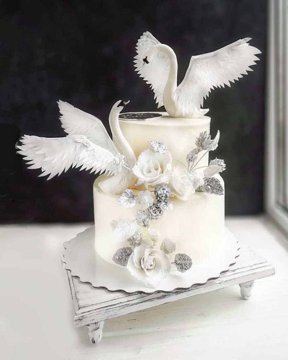Торт серебряная свадьба с лебедями