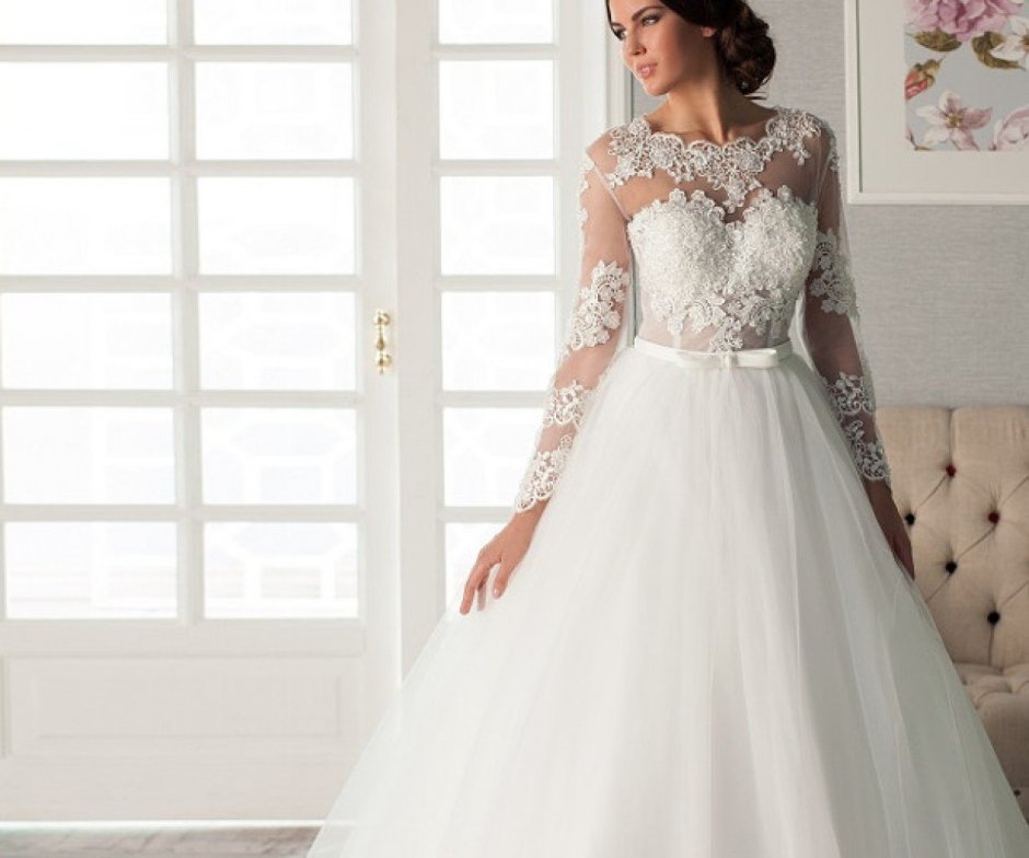 Свадебное платье с кружевными рукавами