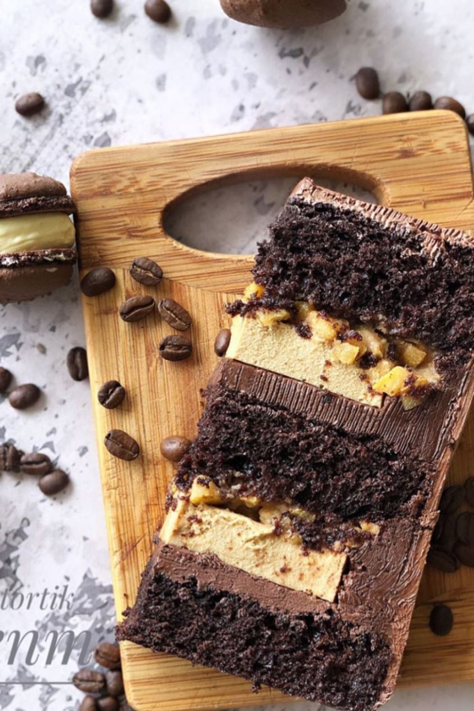 Шоколадный торт с орехами кофейня