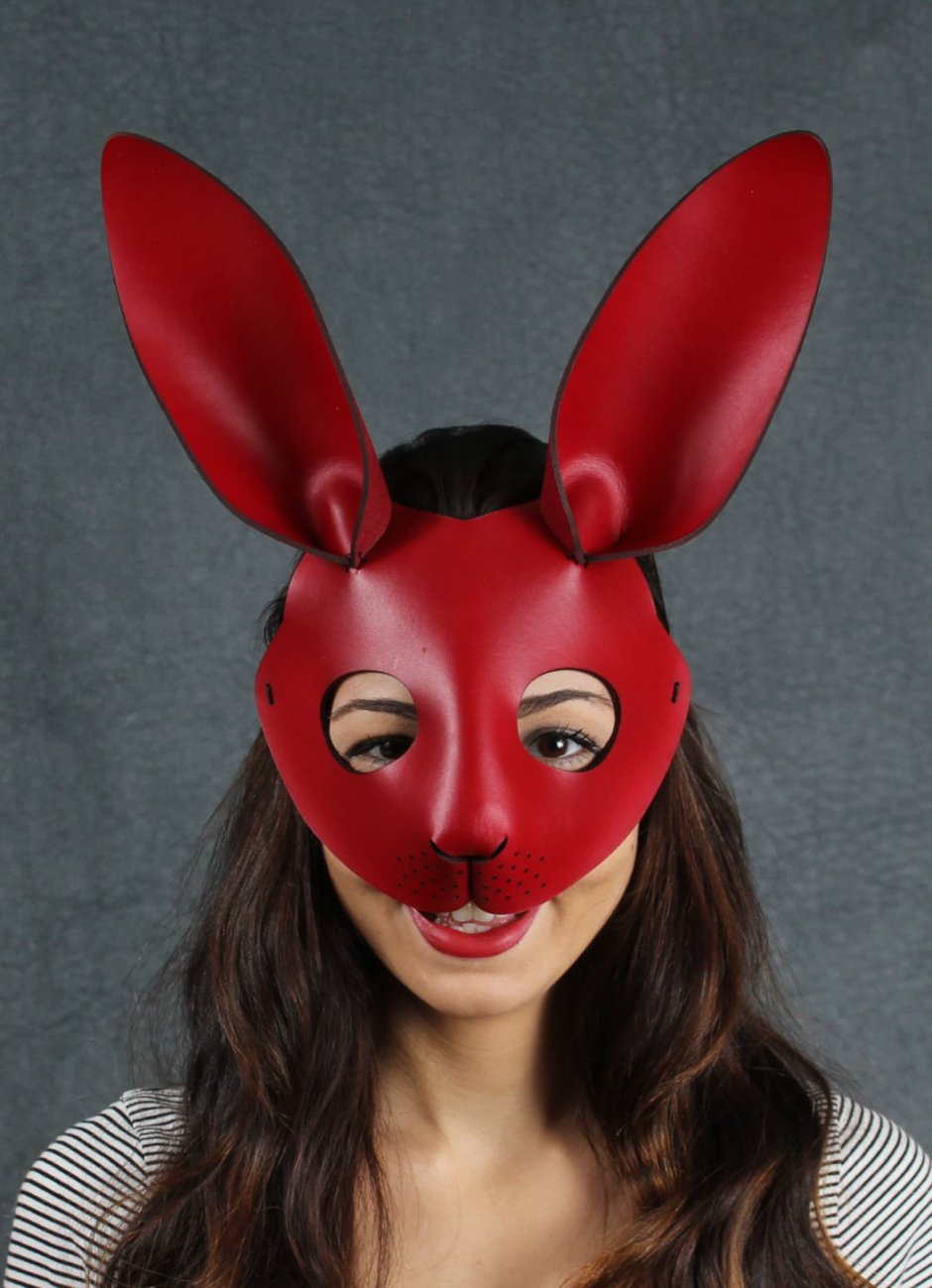 Стильная маска кролика