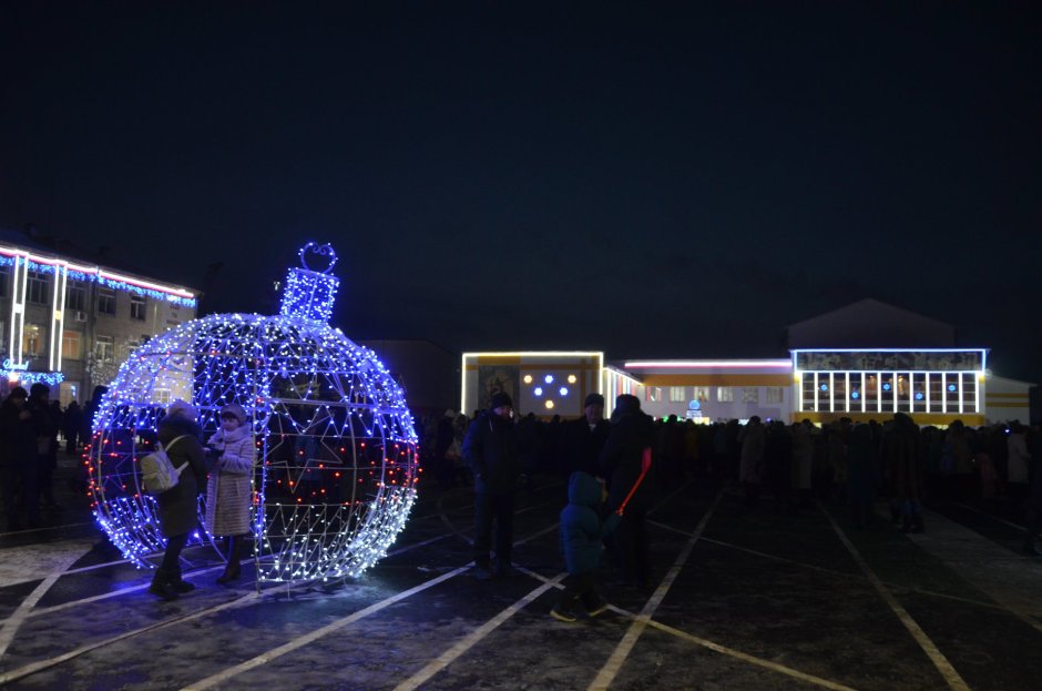 Зажжение ёлки на площади Ленина Якутия
