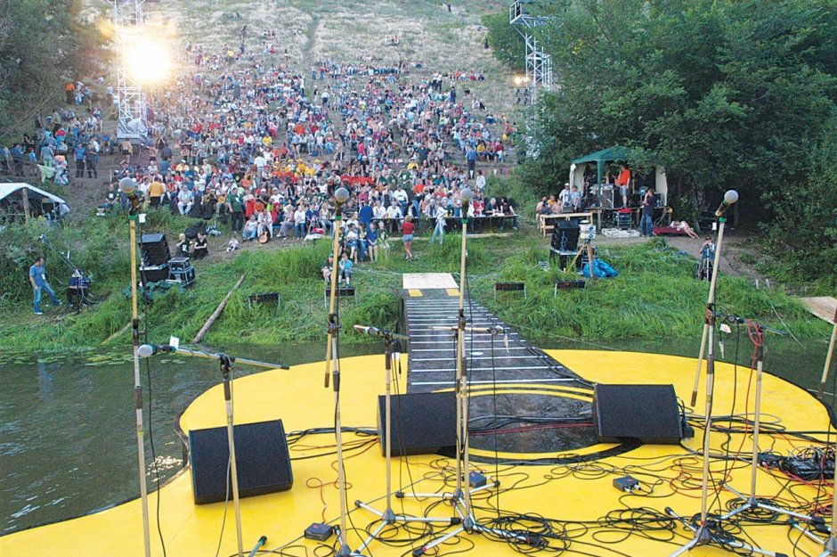 Грушинский фестиваль на Мастрюковских озёрах