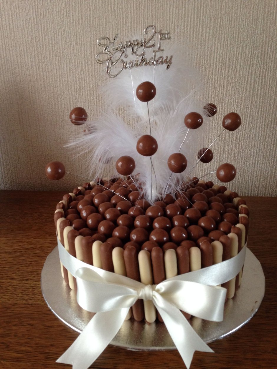 Торт с шоколадными шарами