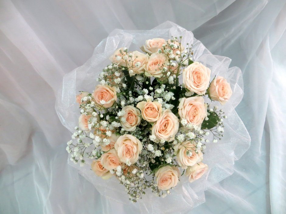 Букет невесты из кустовых роз маленький