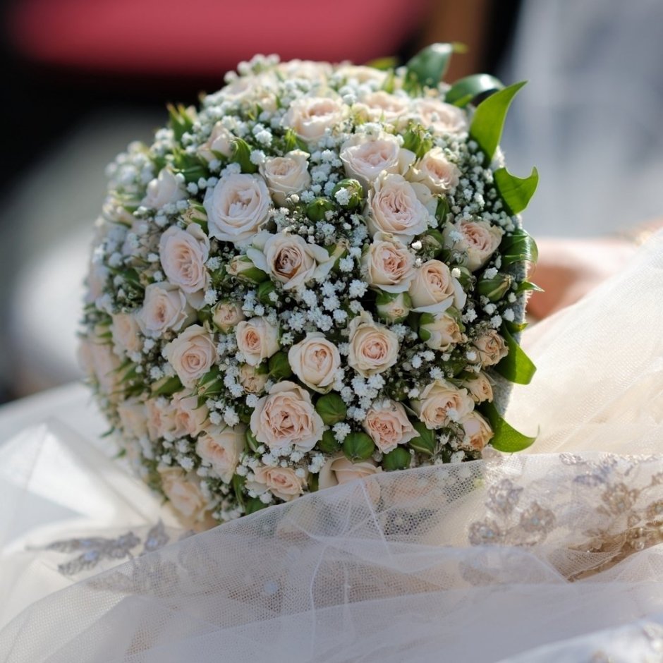 Букет невесты из кустовой розы