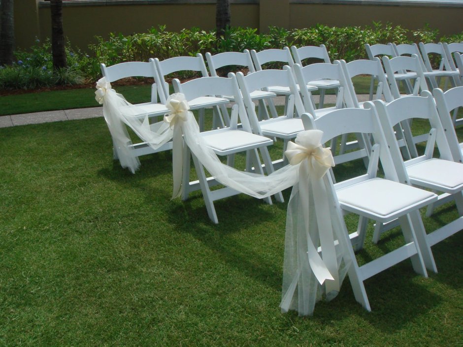 Украсить стулья на свадьбу