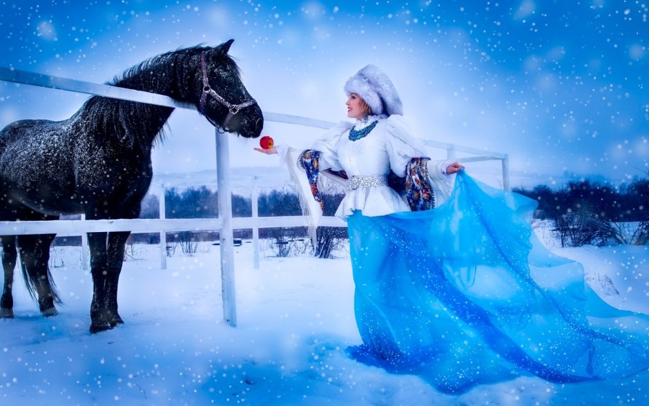 Снегурочка на лошади